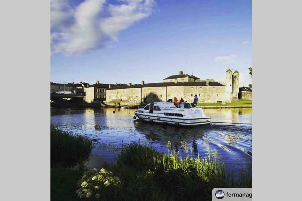 Swallow Lane, Enniskillen, Co Fermanagh, 5* Chicヴィラ エクステリア 写真